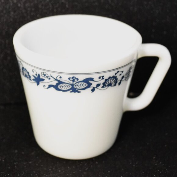 Vintage Pyrex Set Of 3 Coffee Cups Old Town Blue Pattern - Picture 2 of 6